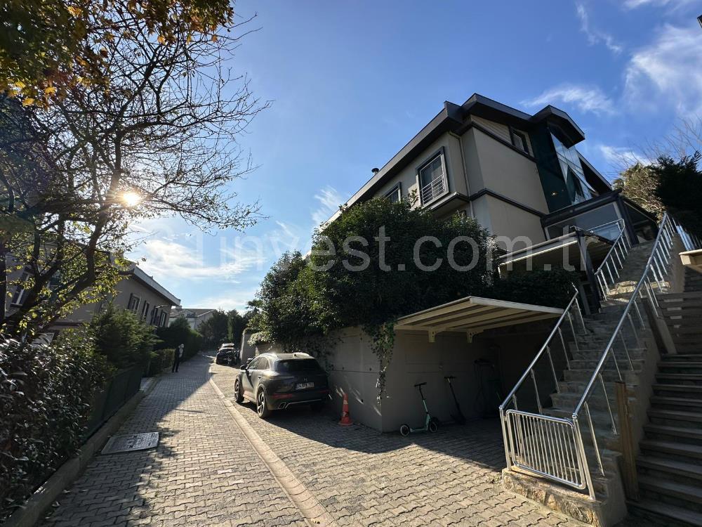 Sarıyer Uskmrköy Belkıs Konaklarında 3+1 ACİL Satılık Villa