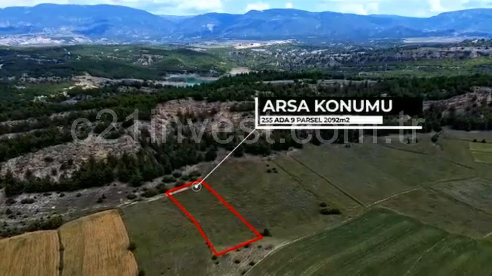 SİNOP BOYABAT YOLUNA ÇOK YAKIN 2092 M2 TARLA SATILIKTIR.