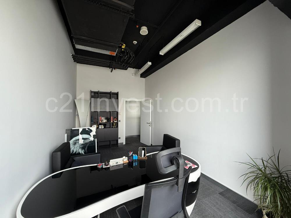 Skyland  227m2 Dekorasyonlu Satılık Ofis