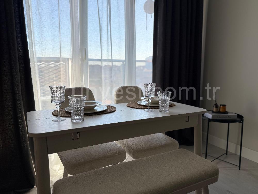 Solo Levent Satılık 1+1 Boş Oturuma Hazır Yüksek Kat