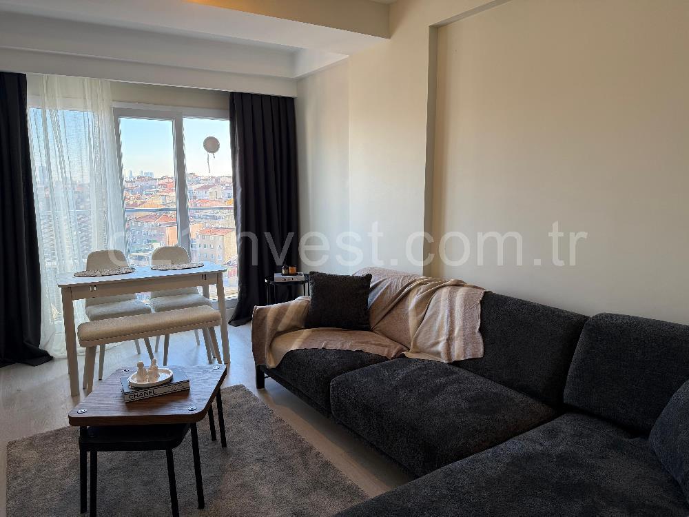 Solo Levent Satılık 1+1 Boş Oturuma Hazır Yüksek Kat