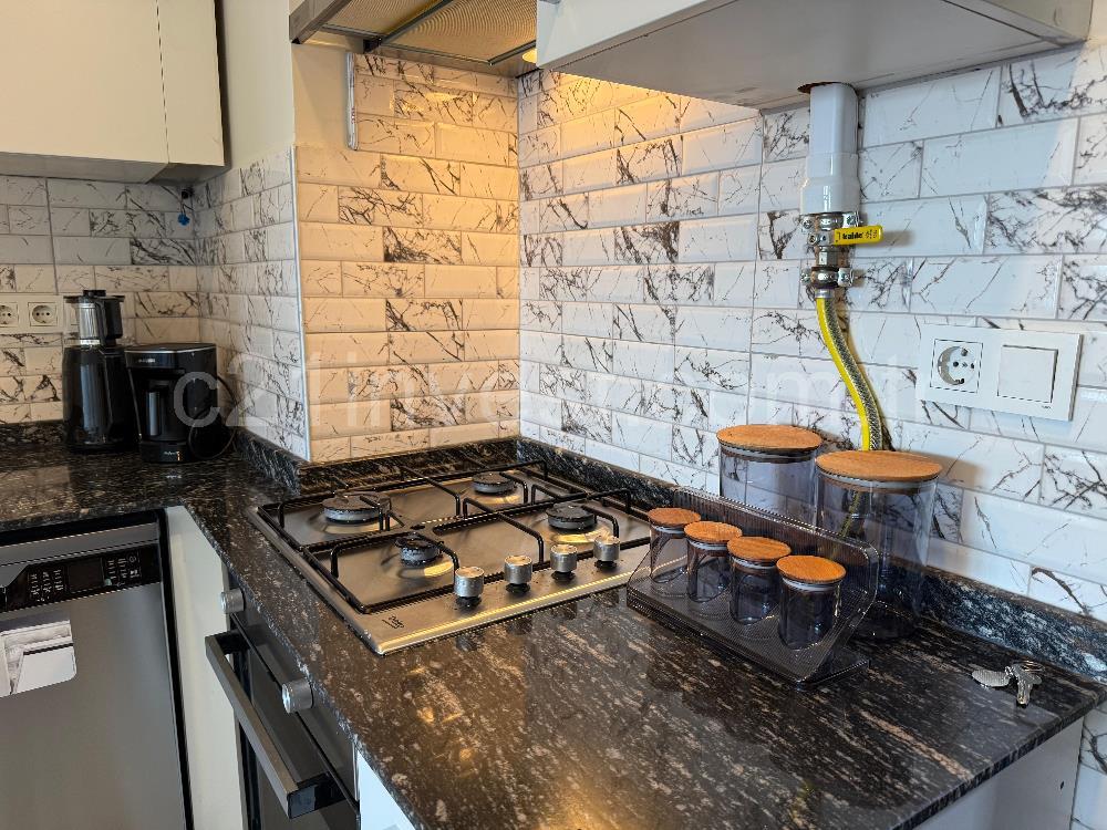 Solo Levent Satılık 1+1 Boş Oturuma Hazır Yüksek Kat