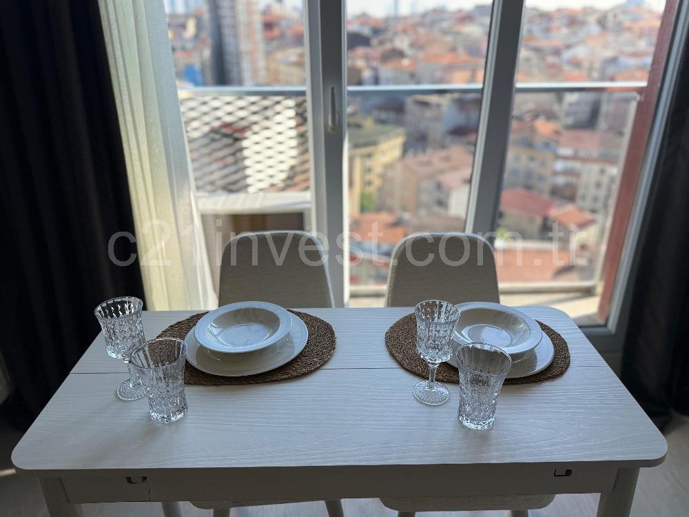 Solo Levent Satılık 1+1 Boş Oturuma Hazır Yüksek Kat