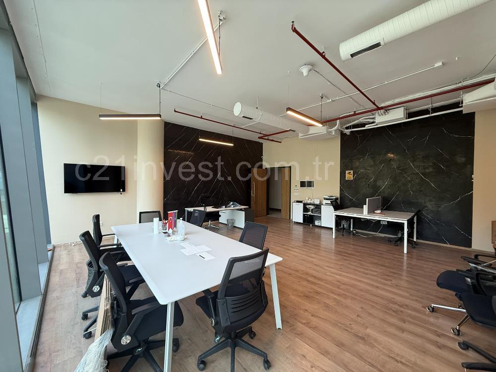 Vadi Koru Kiralık Ofis 110m2 Dekorasyonlu Mobilyalı Vadistanbul