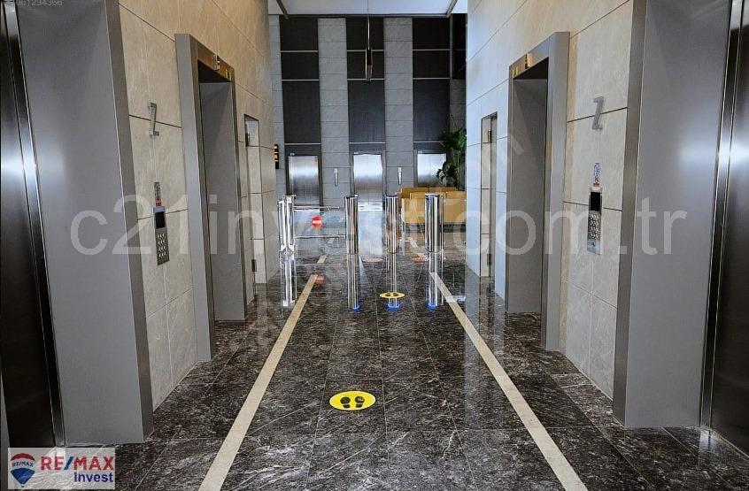 Vadistanbul Kiralık Ofis 100m2 Taşınmaya Hazır Skyland Seba