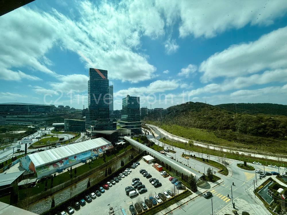 Vadistanbul Kiralık Ofis 450m2 +36m2 Teraslı Dekorasyonlu Maslak