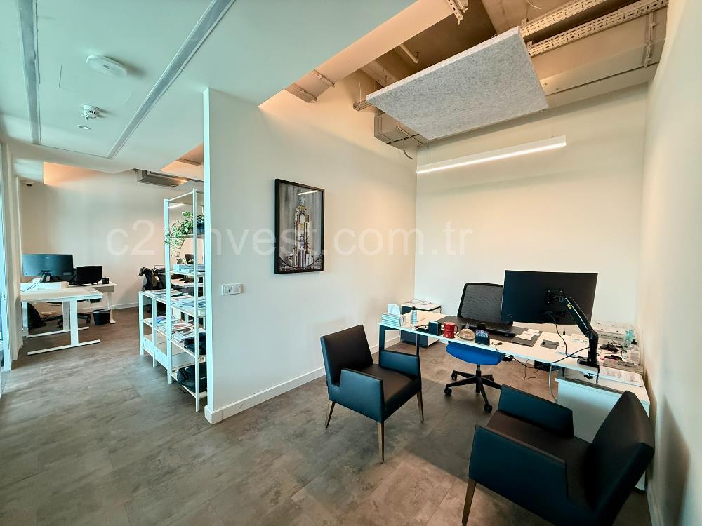Vadistanbul Kiralık Ofis 450m2 +36m2 Teraslı Dekorasyonlu Maslak