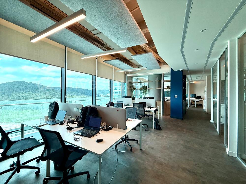 Vadistanbul Kiralık Ofis 450m2 +36m2 Teraslı Dekorasyonlu Maslak