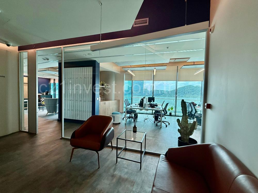 Vadistanbul Kiralık Ofis 450m2 +36m2 Teraslı Dekorasyonlu Maslak