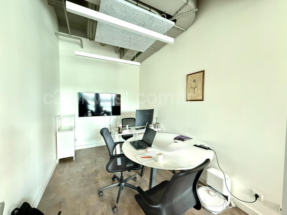 Vadistanbul Kiralık Ofis 450m2 +36m2 Teraslı Dekorasyonlu Maslak