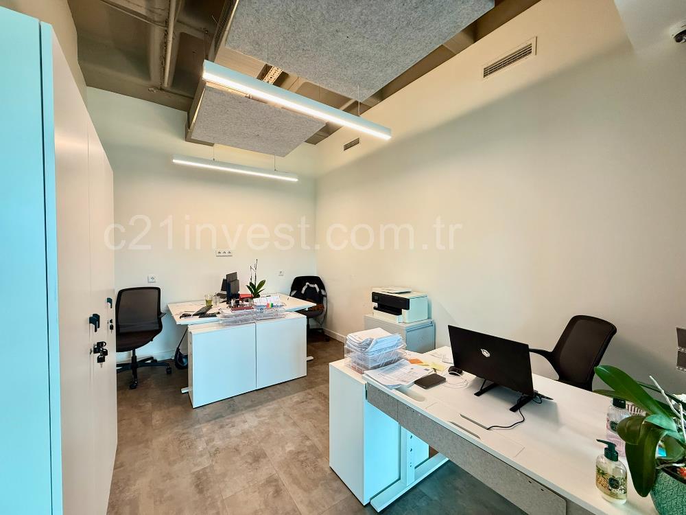 Vadistanbul Kiralık Ofis 450m2 +36m2 Teraslı Dekorasyonlu Maslak