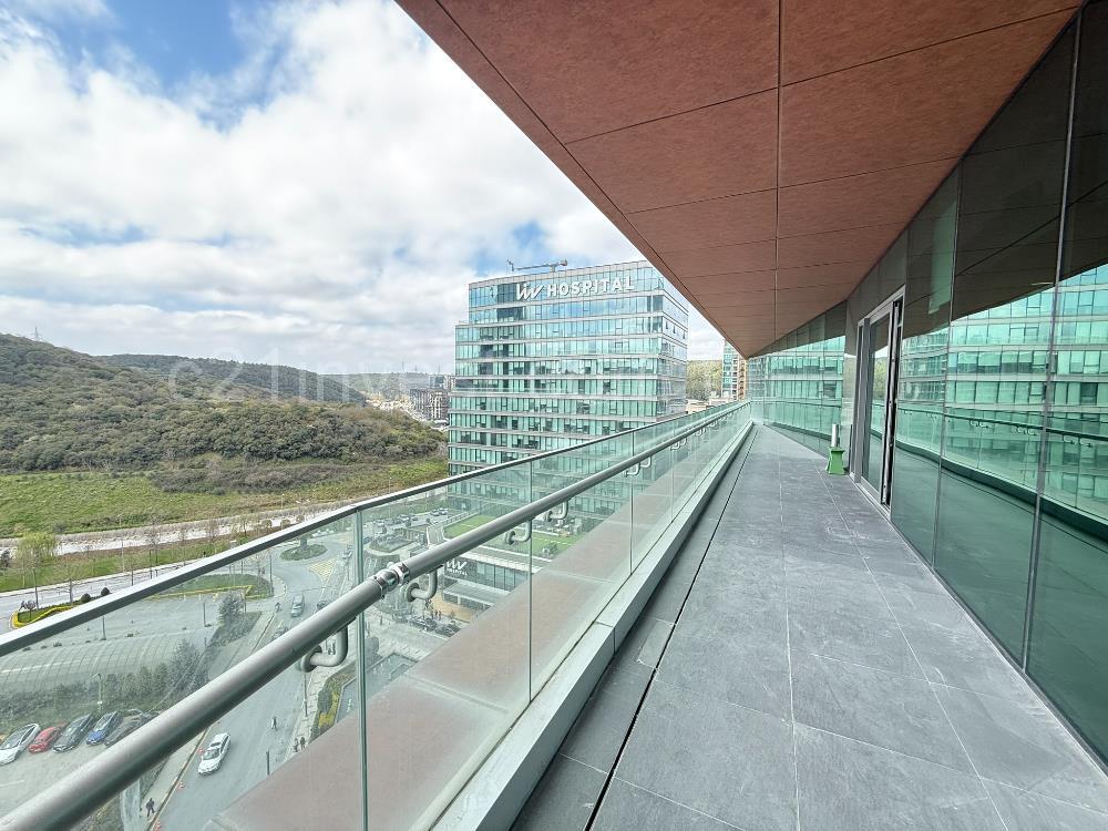 Vadistanbul Kiralık Ofis 450m2 +36m2 Teraslı Dekorasyonlu Maslak