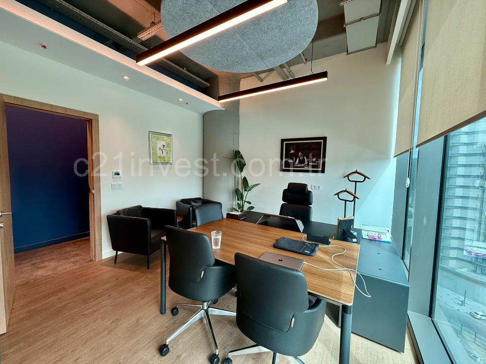 Vadistanbul Kiralık Ofis 450m2 +36m2 Teraslı Dekorasyonlu Maslak