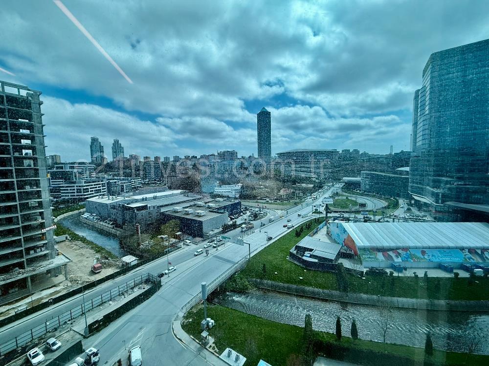 Vadistanbul Kiralık Ofis 450m2 +36m2 Teraslı Dekorasyonlu Maslak