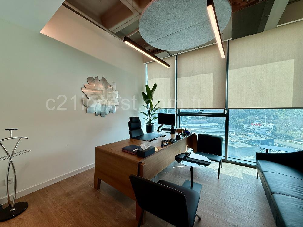 Vadistanbul Kiralık Ofis 450m2 +36m2 Teraslı Dekorasyonlu Maslak