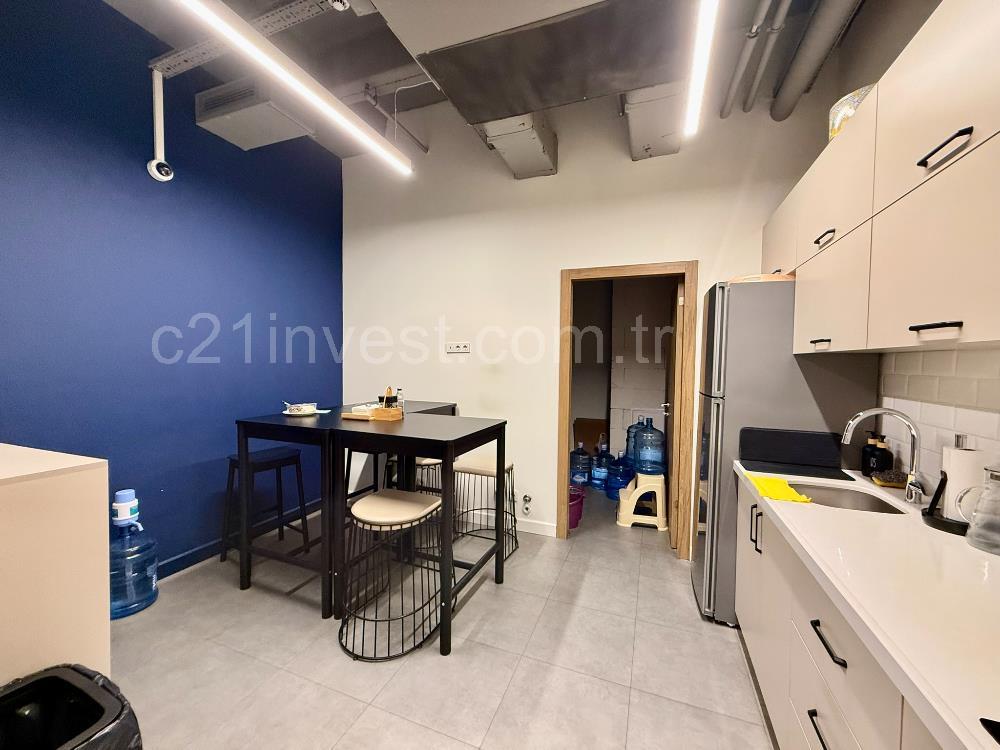 Vadistanbul Kiralık Ofis 450m2 +36m2 Teraslı Dekorasyonlu Maslak