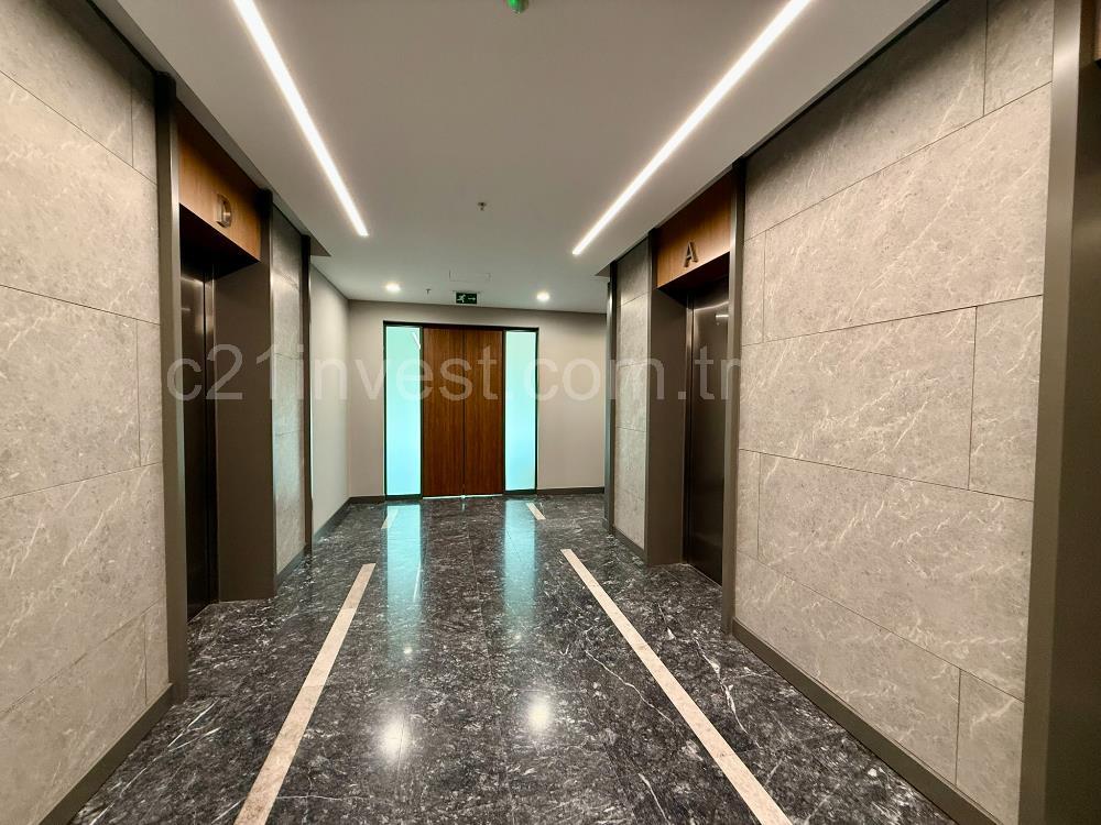 Vadistanbul Kiralık Ofis 450m2 +36m2 Teraslı Dekorasyonlu Maslak