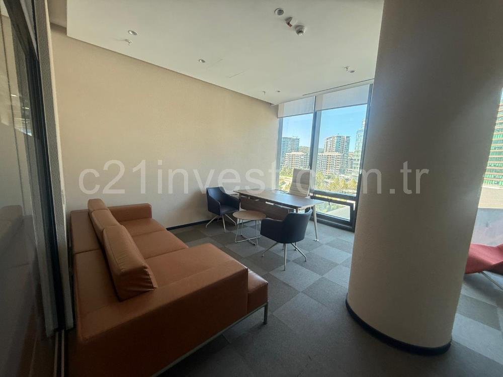 Vadistanbul Kiralık Ofis 991m2+100m2 Teraslı Eşyalı Ofis Skyland