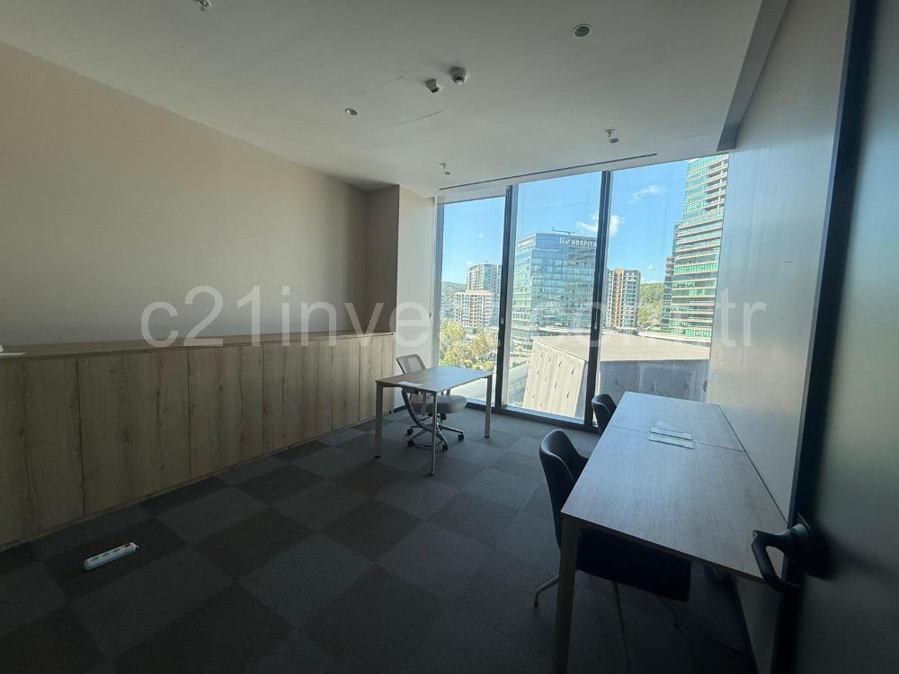 Vadistanbul Kiralık Ofis 991m2+100m2 Teraslı Eşyalı Ofis Skyland