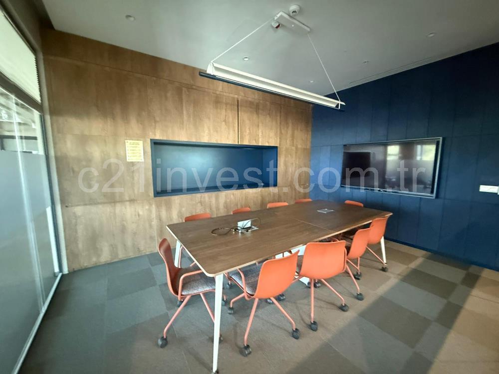 Vadistanbul Kiralık Ofis 991m2+100m2 Teraslı Eşyalı Ofis Skyland