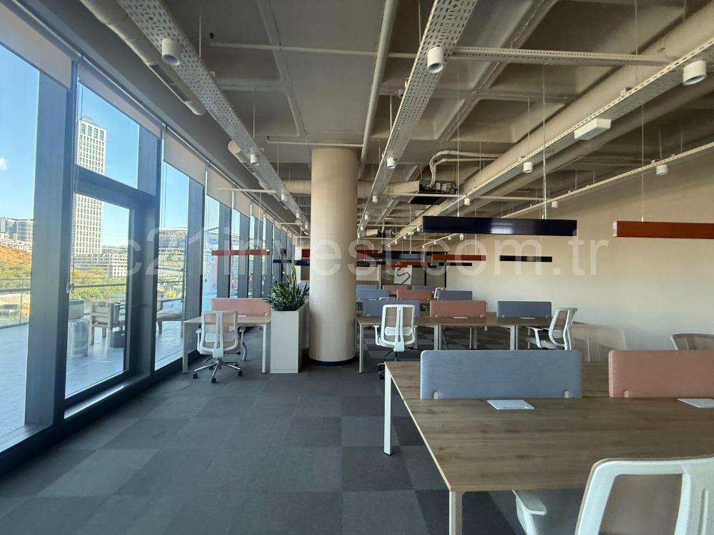 Vadistanbul Kiralık Ofis 991m2+100m2 Teraslı Eşyalı Ofis Skyland