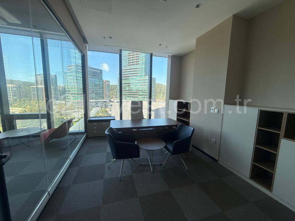Vadistanbul Kiralık Ofis 991m2+100m2 Teraslı Eşyalı Ofis Skyland