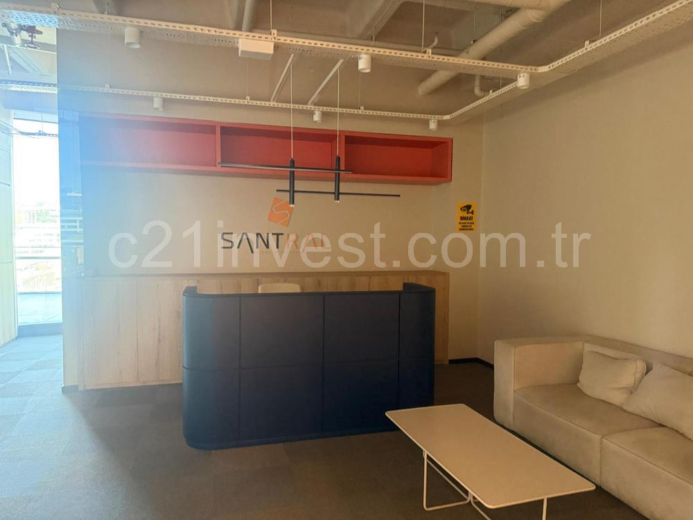 Vadistanbul Kiralık Ofis 991m2+100m2 Teraslı Eşyalı Ofis Skyland