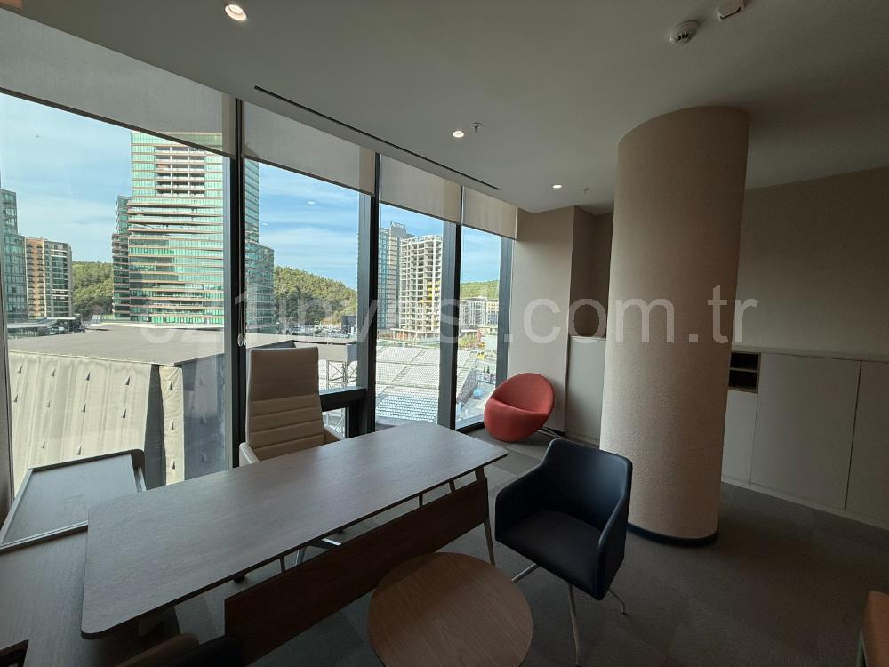 Vadistanbul Kiralık Ofis 991m2 Mobilyalı Taşınmaya Hazır Teraslı