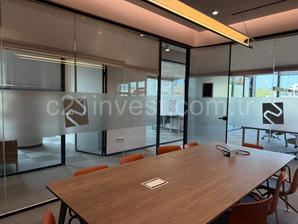 Vadistanbul Kiralık Ofis 991m2 Mobilyalı Taşınmaya Hazır Teraslı