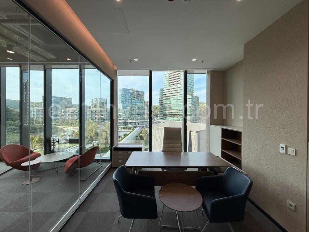 Vadistanbul Kiralık Ofis 991m2 Mobilyalı Taşınmaya Hazır Teraslı